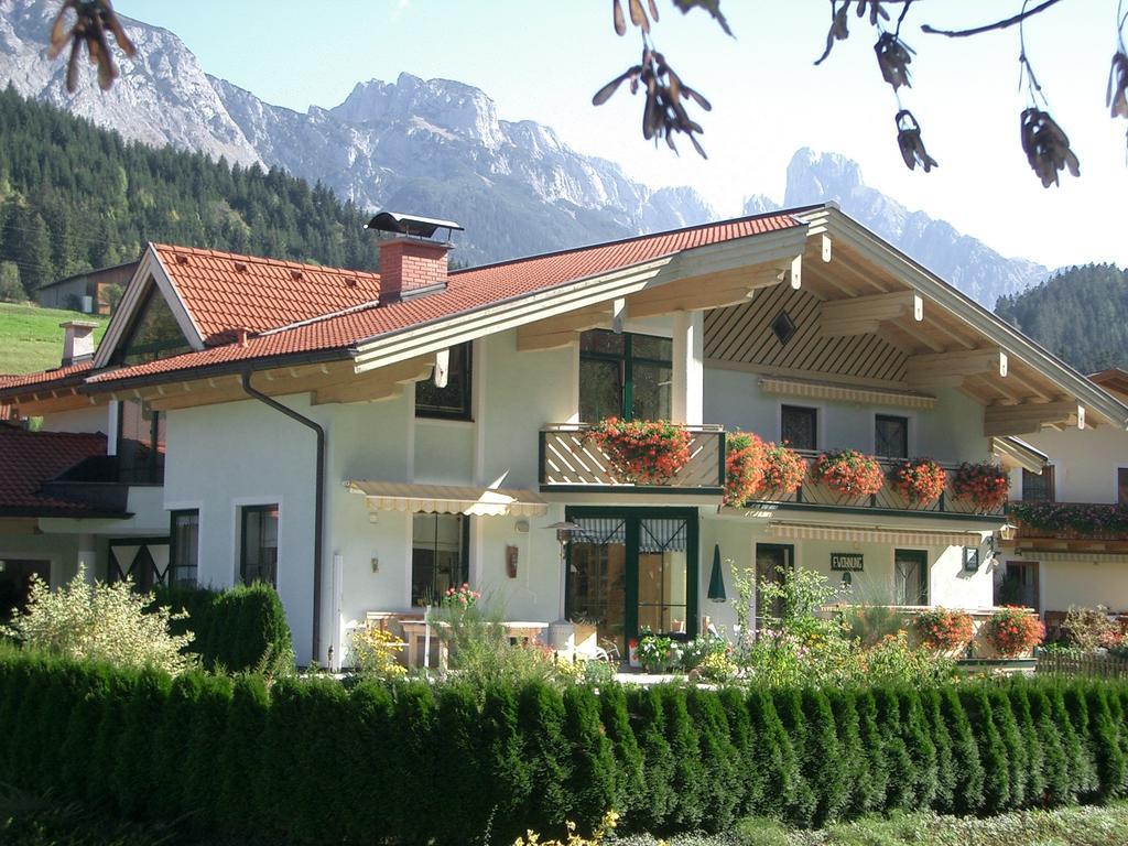 Hausmenneweger Apartment Annaberg im Lammertal Ruang foto